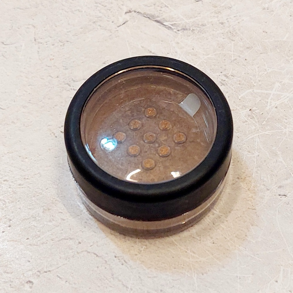 BNNB Mineral Eyez Iced Brown Eye Shimmer Eyeshadow